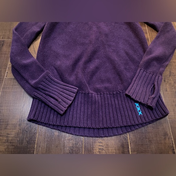 Breathe Relax Love Pullover - Picture 5 of 6